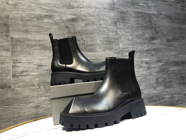 Ba1en*iaga Boot