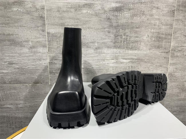 Ba1en*iaga Boot
