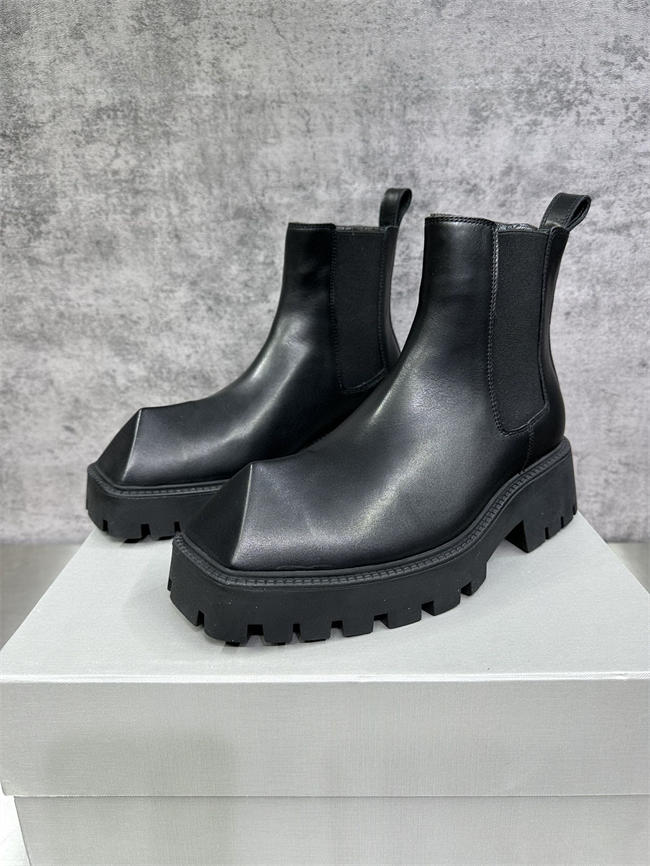 Ba1en*iaga Boot