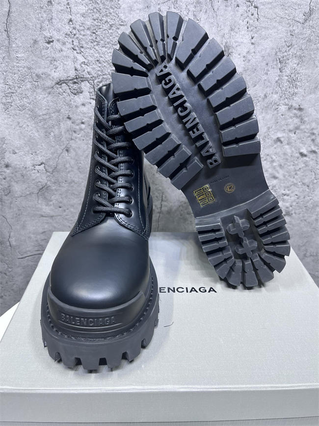 Ba1en*iaga Boot