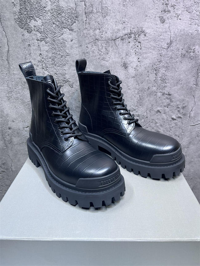 Ba1en*iaga Boot
