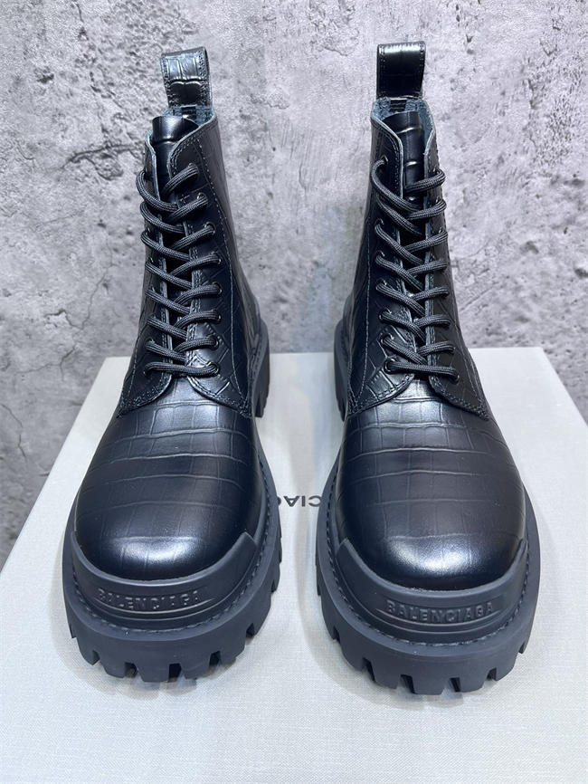 Ba1en*iaga Boot