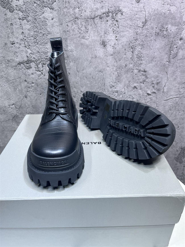 Ba1en*iaga Boot