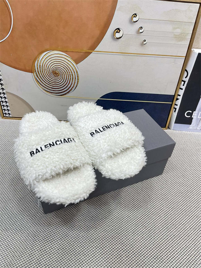 Ba1en*iaga Furry Slide Sandal