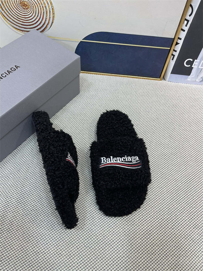 Ba1en*iaga Furry Slide Sandal