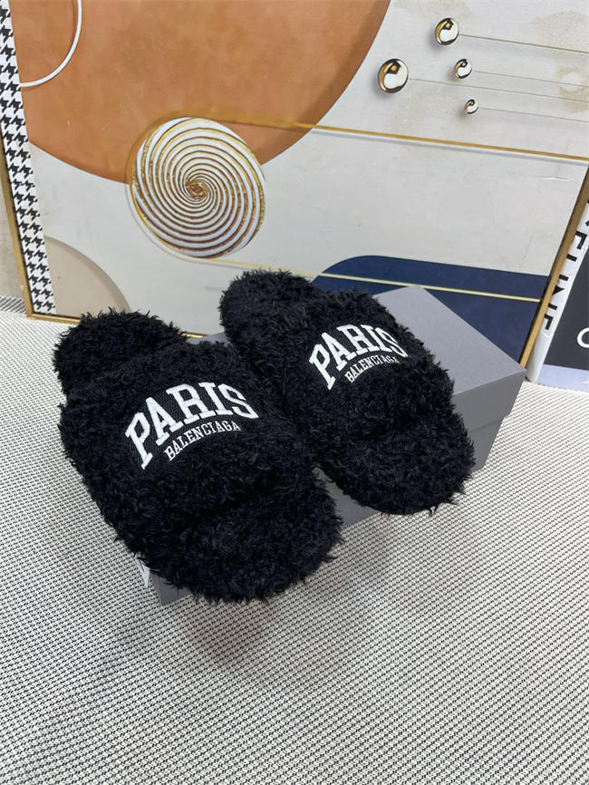 Ba1en*iaga Furry Slide Sandal