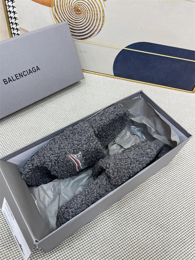 Ba1en*iaga Furry Slide Sandal
