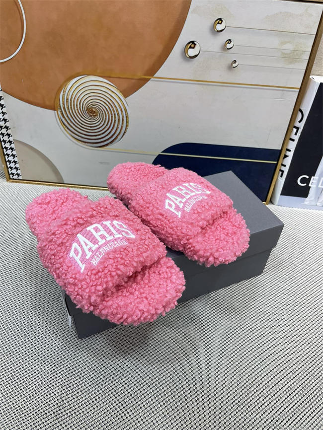 Ba1en*iaga Furry Slide Sandal