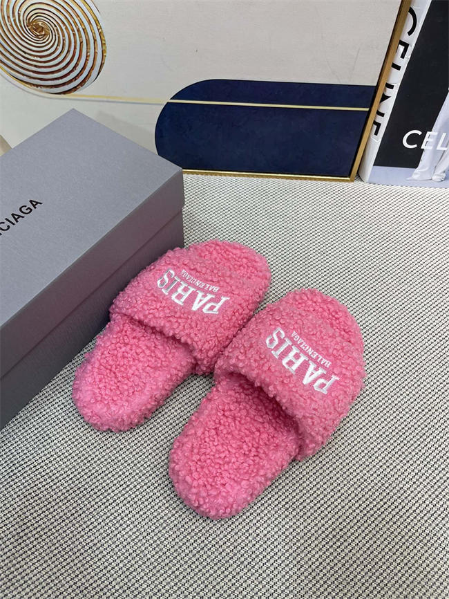 Ba1en*iaga Furry Slide Sandal