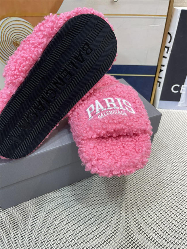 Ba1en*iaga Furry Slide Sandal