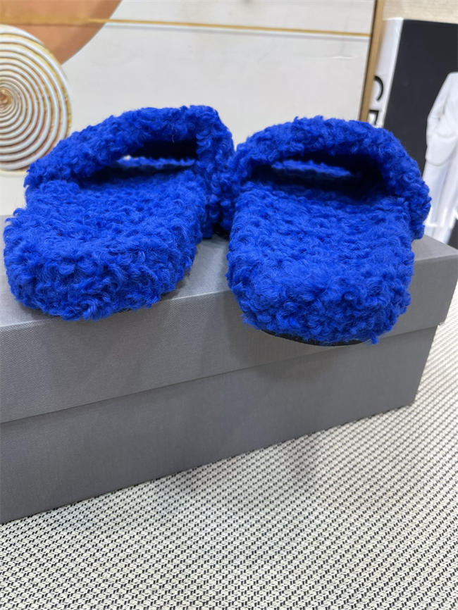 Ba1en*iaga Furry Slide Sandal