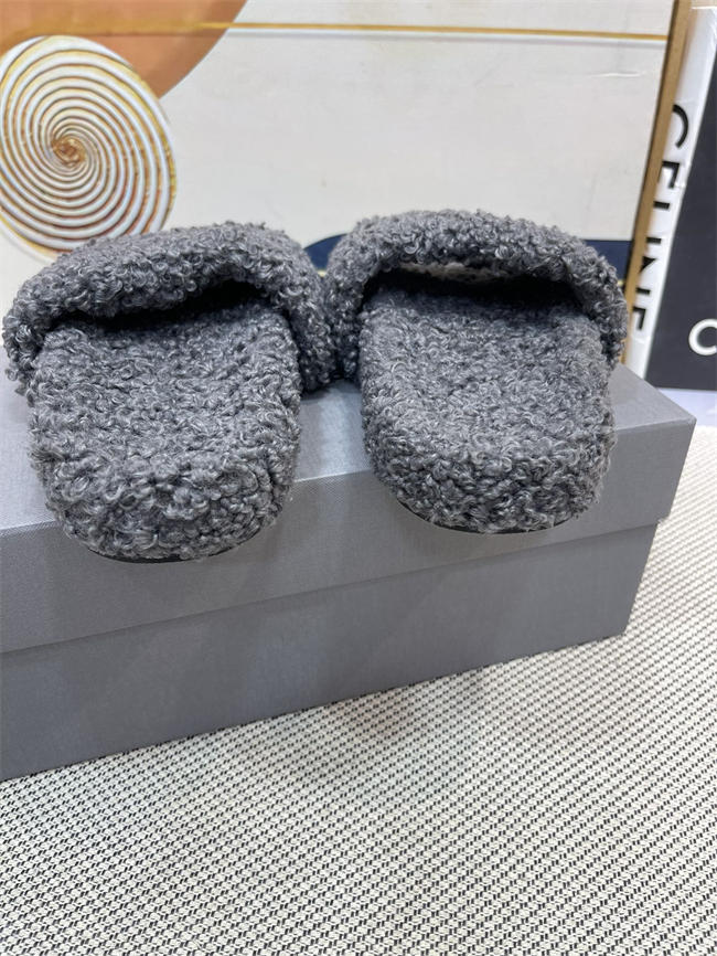 Ba1en*iaga Furry Slide Sandal