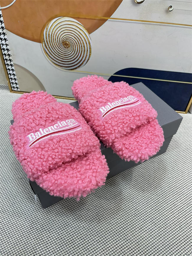 Ba1en*iaga Furry Slide Sandal