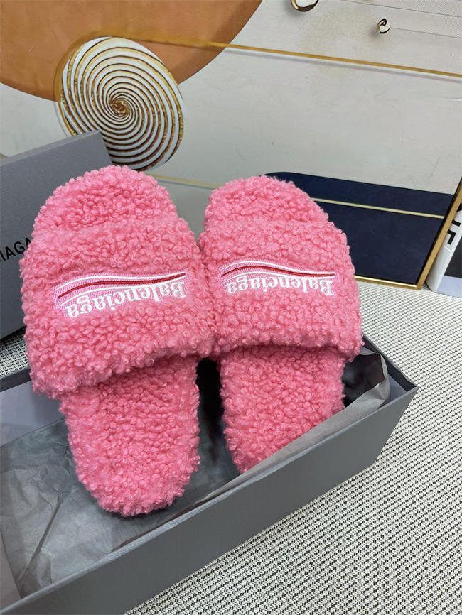 Ba1en*iaga Furry Slide Sandal
