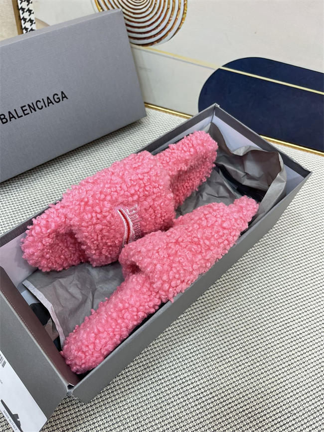 Ba1en*iaga Furry Slide Sandal