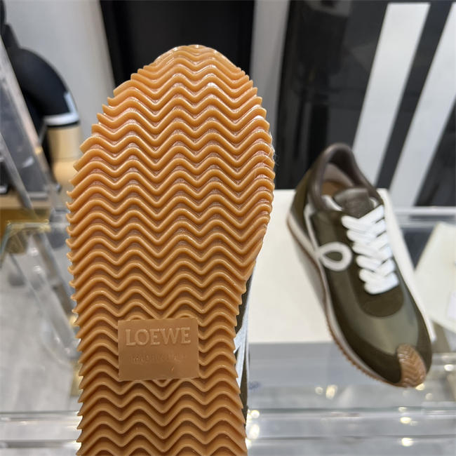 L0ew* Sneaker