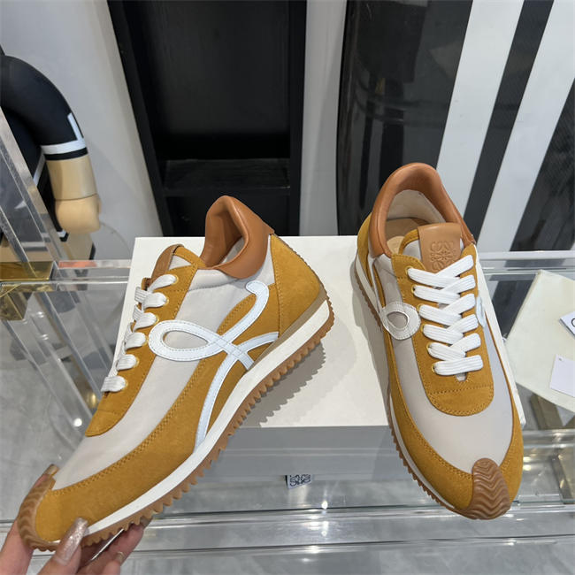 L0ew* Sneaker