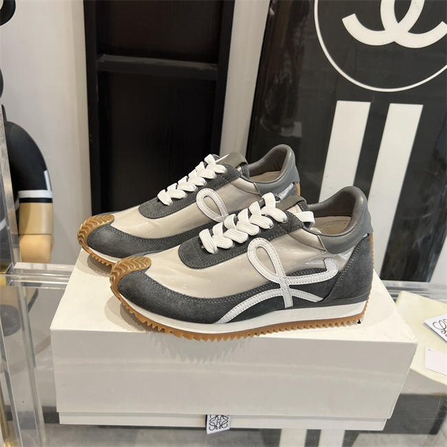 L0ew* Sneaker