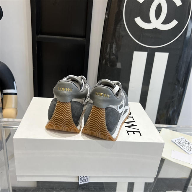 L0ew* Sneaker