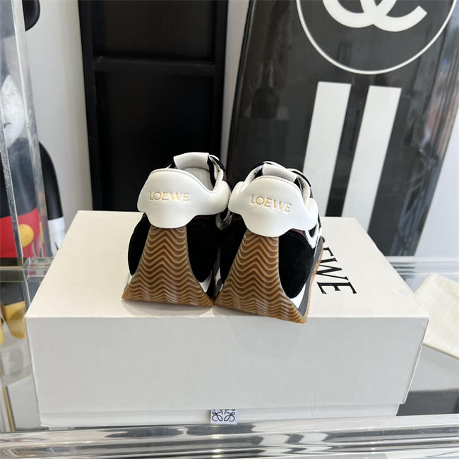 L0ew* Sneaker