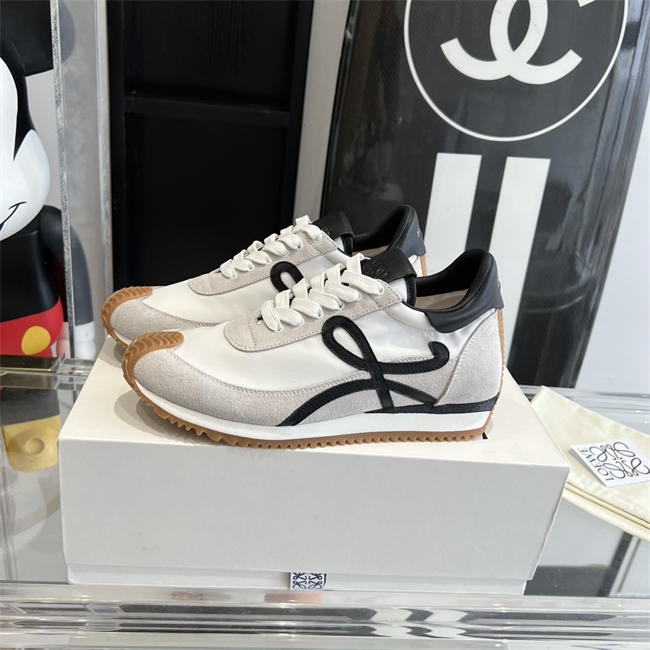 L0ew* Sneaker