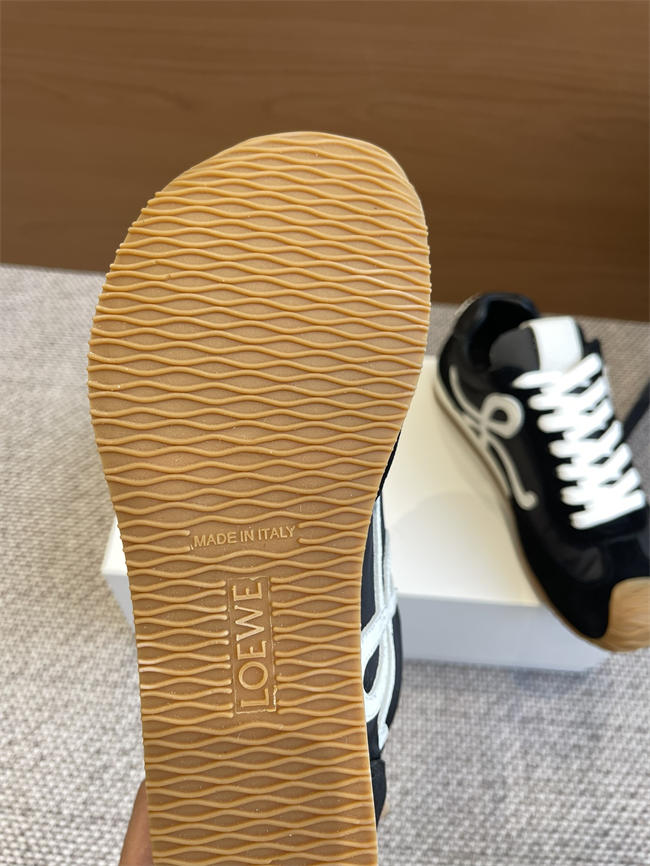 L0ew* Sneaker