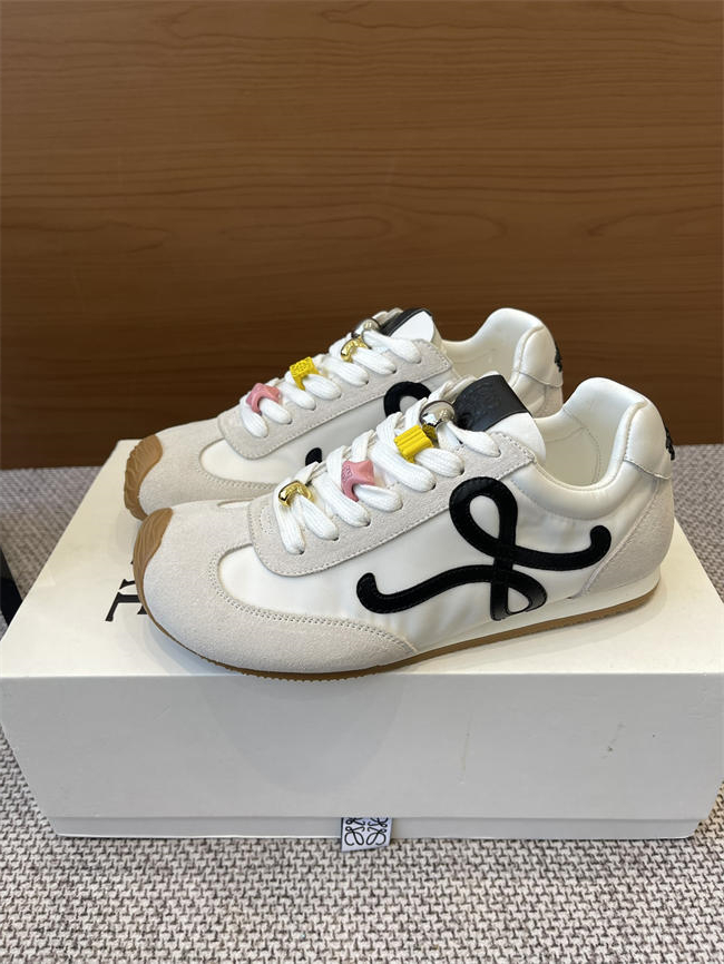 L0ew* Sneaker
