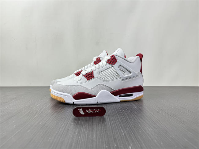 Nike SB x Air Jordan 4 Retro SP 'Varsity Red' SB DR5415-106