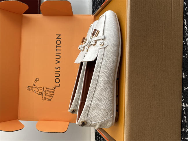 Lv Loafer 066