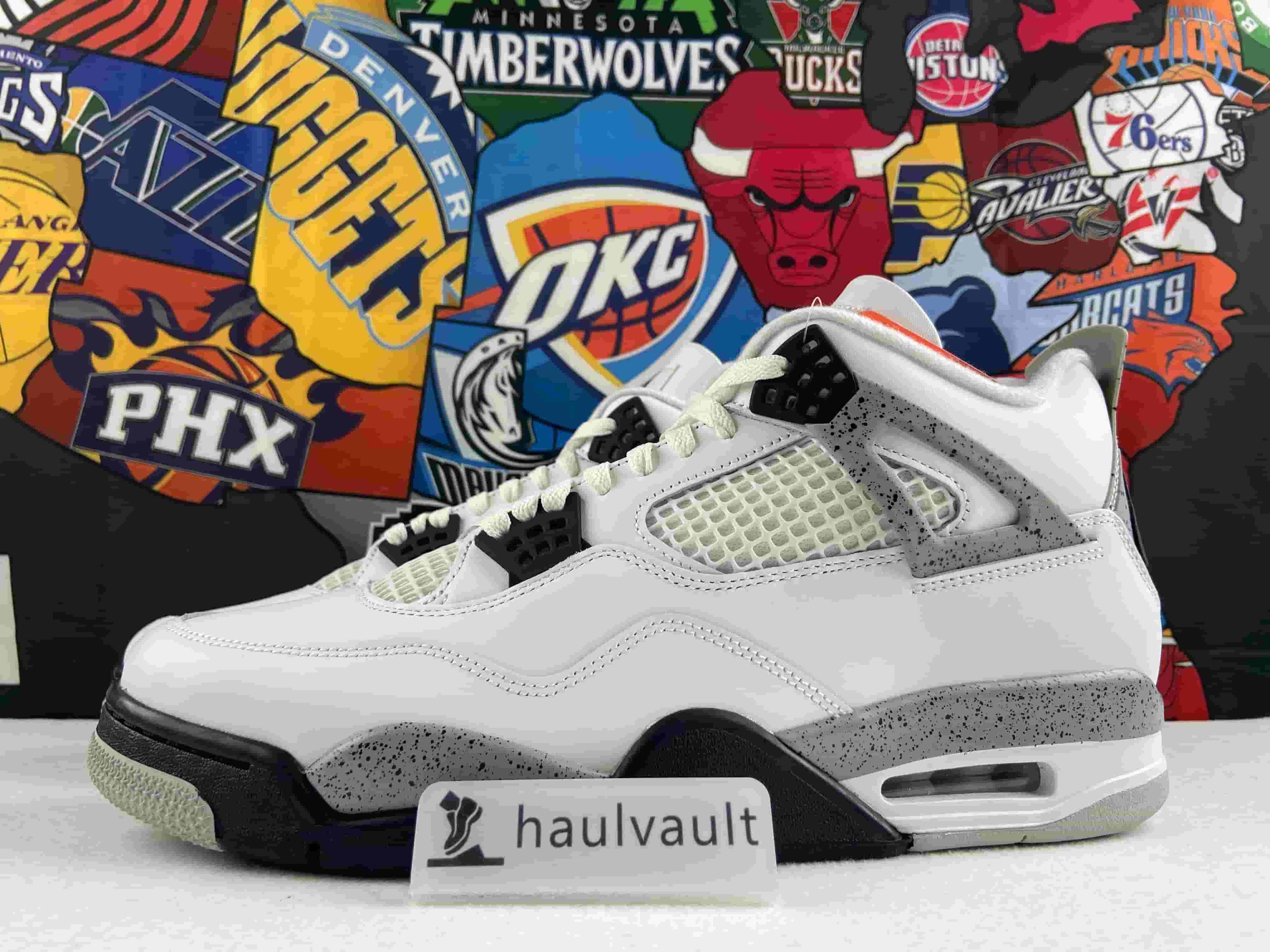 Air Jordan 4 “White Cement” 2025 FV5029-100