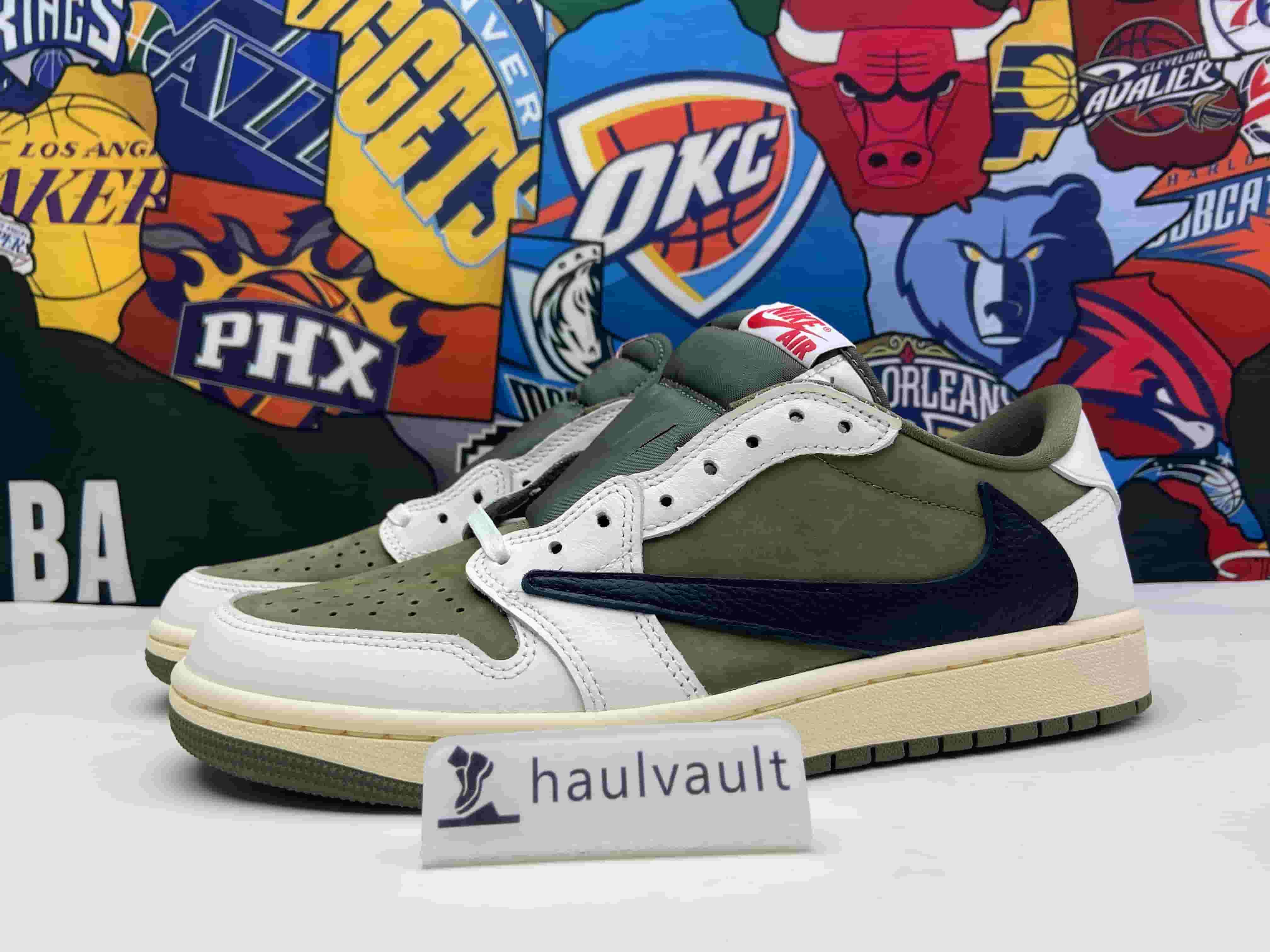 Travis Scott x Air Jordan 1 Low OG DM7866-200