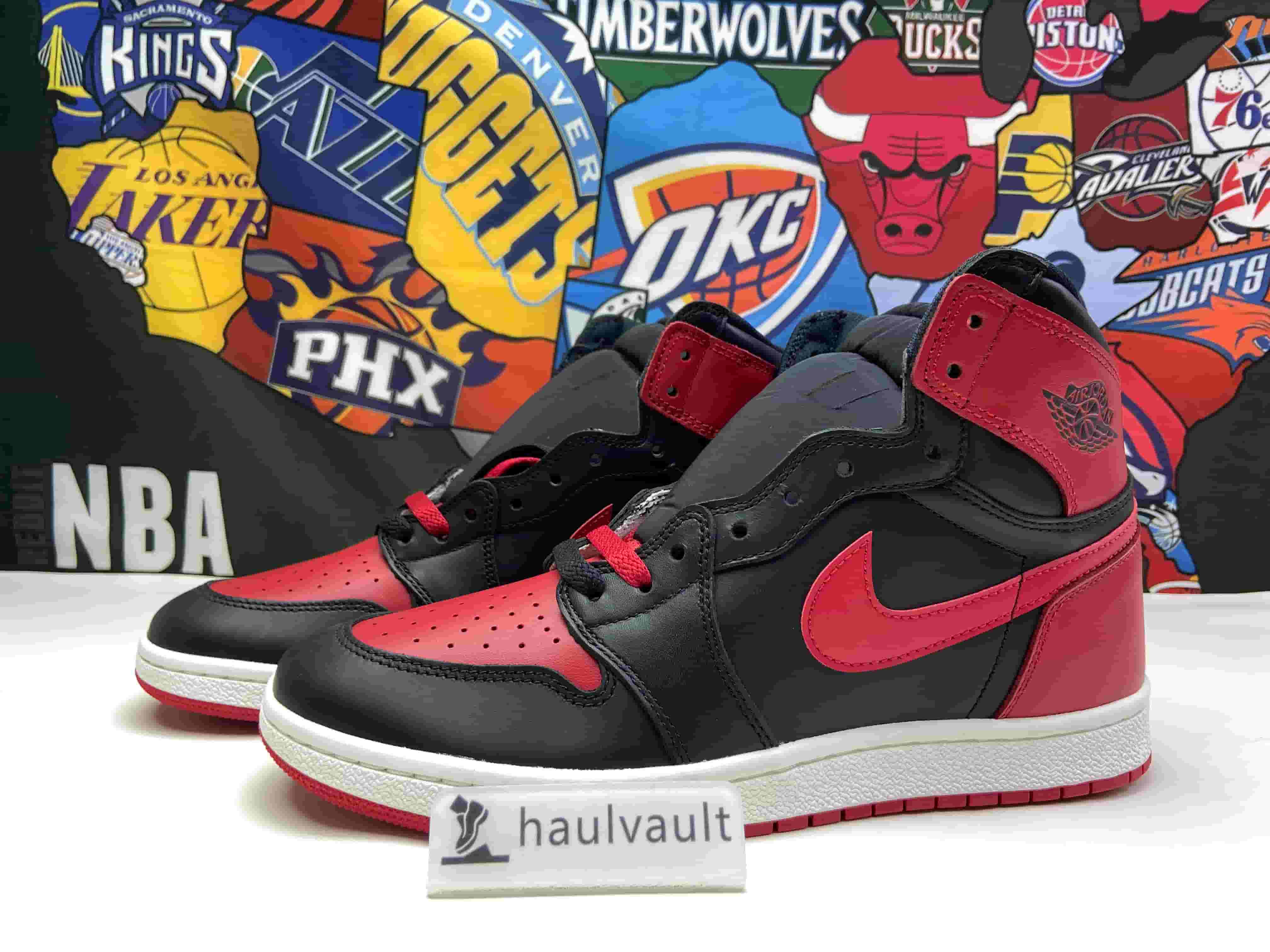 Jordan1 Bred Banned 555088-001