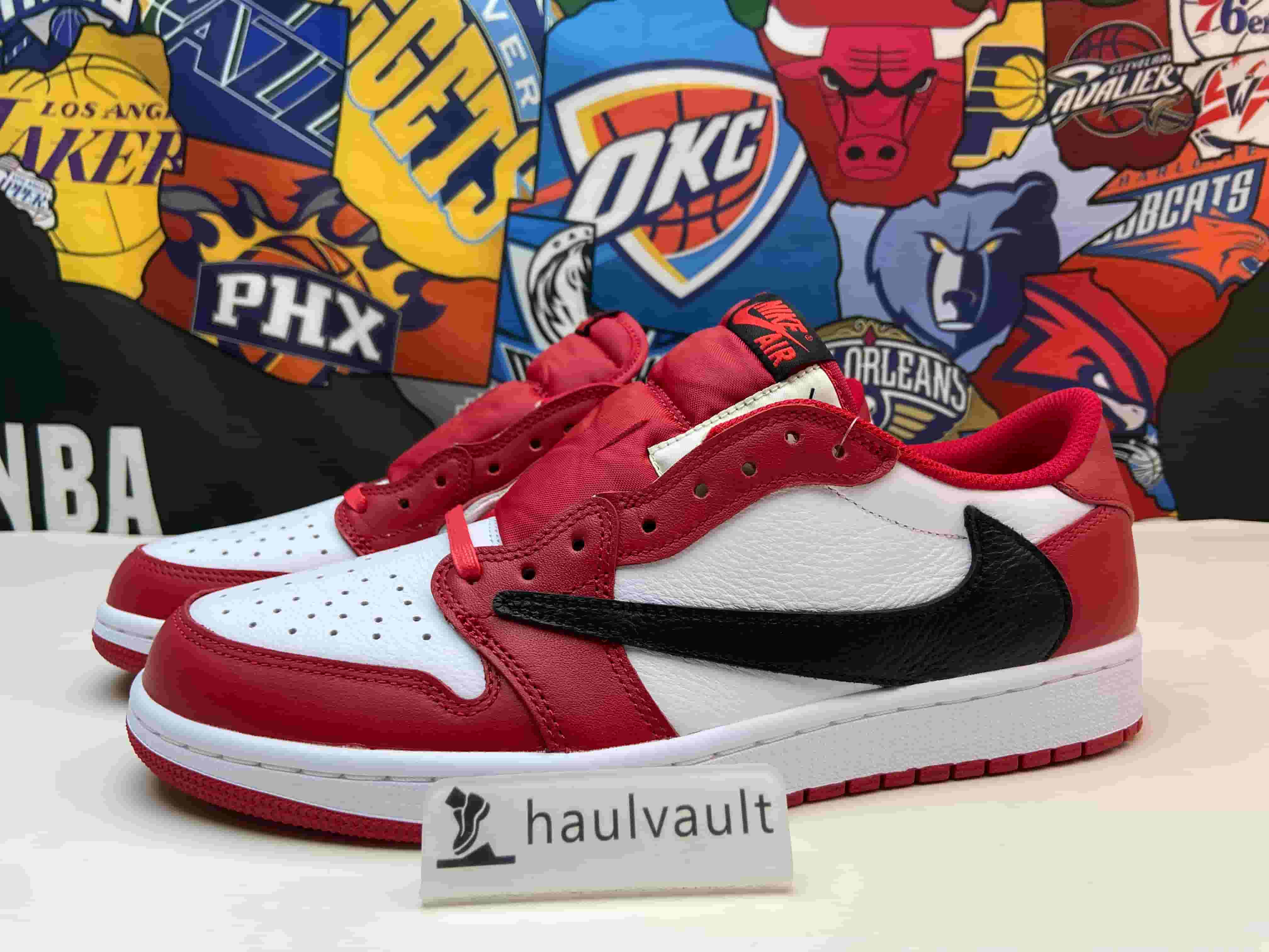 Travis Scott x Air Jordan 1 Low OG DM7866-101