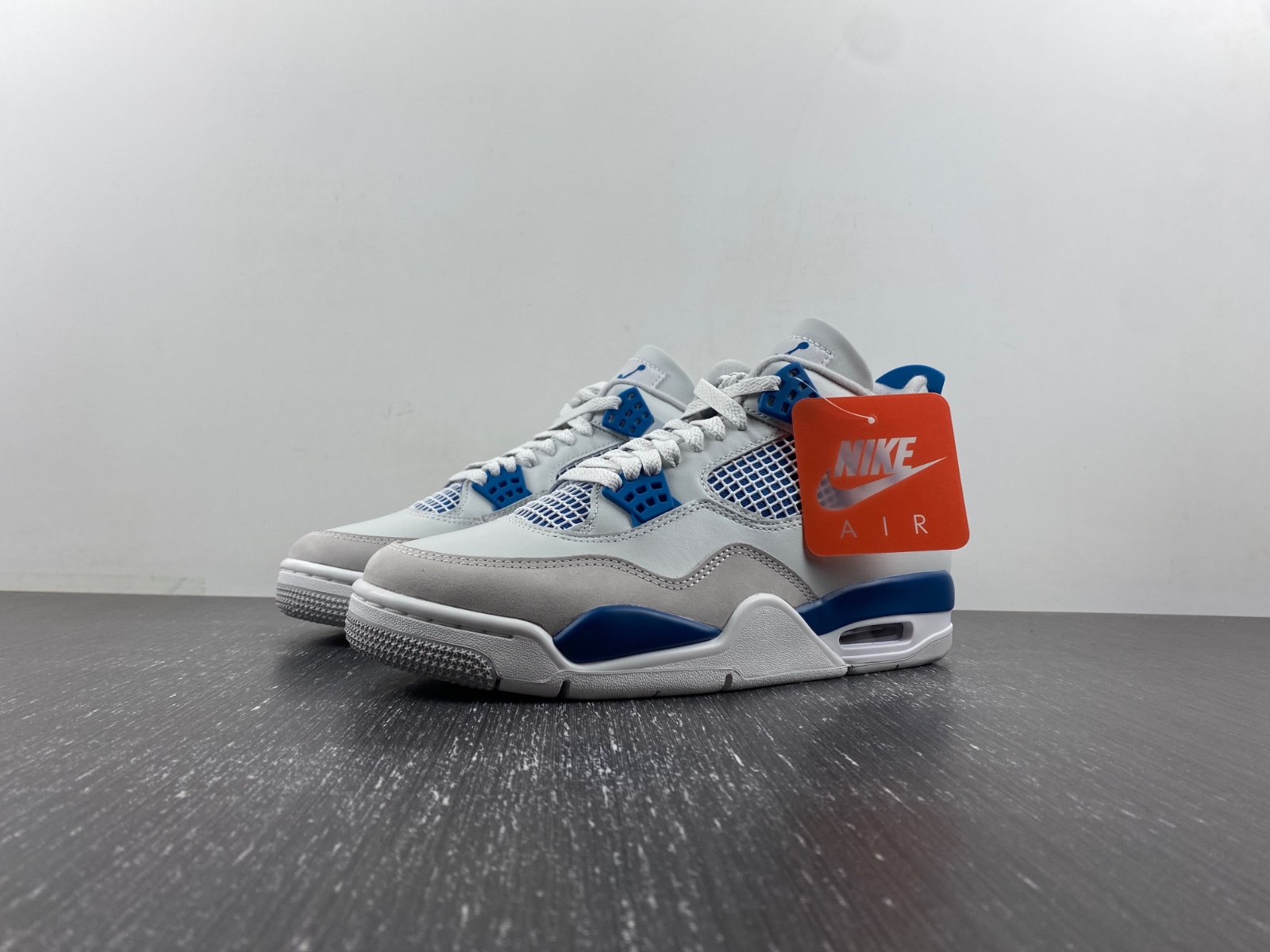 Air Jordan 4