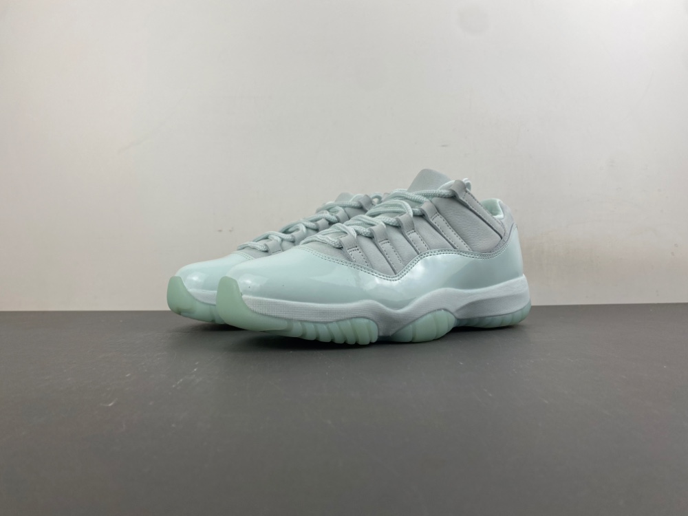 Jordan11SP 902-18 IW1882 300