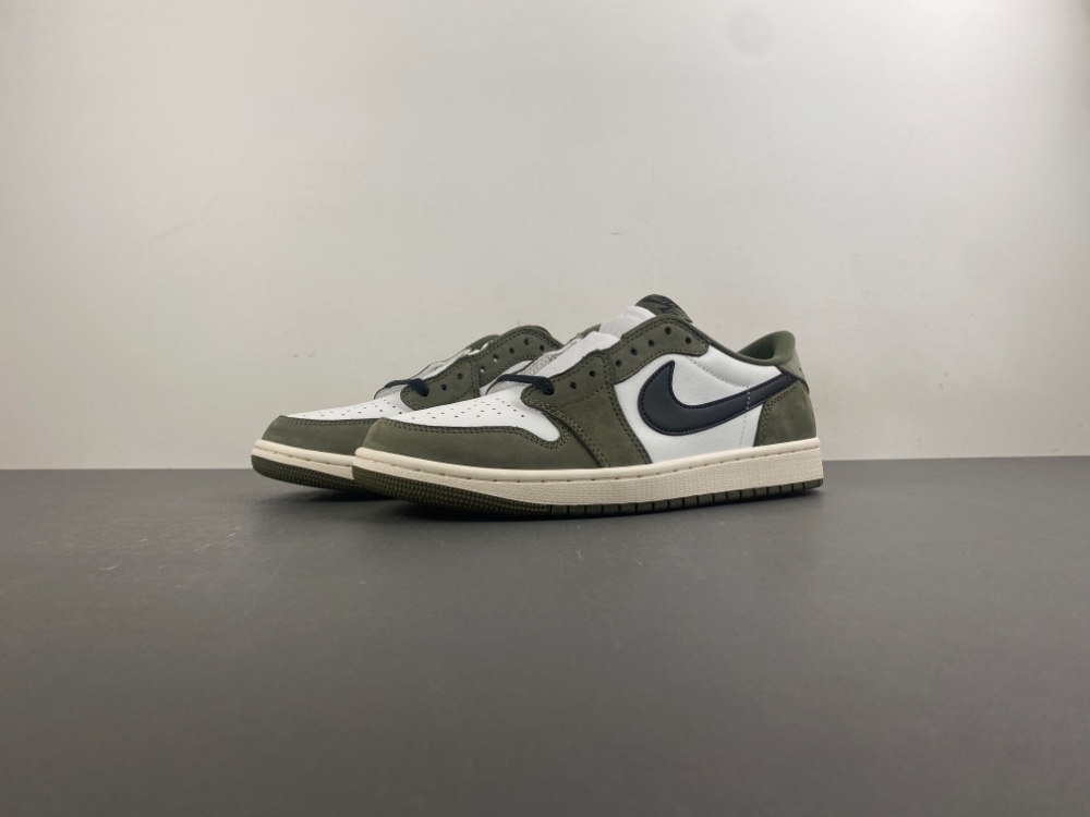 Air Jordan 1 Retro Low 